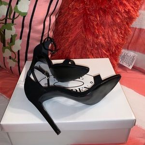 🥀Steve Madden Size 7 Pointed Heels